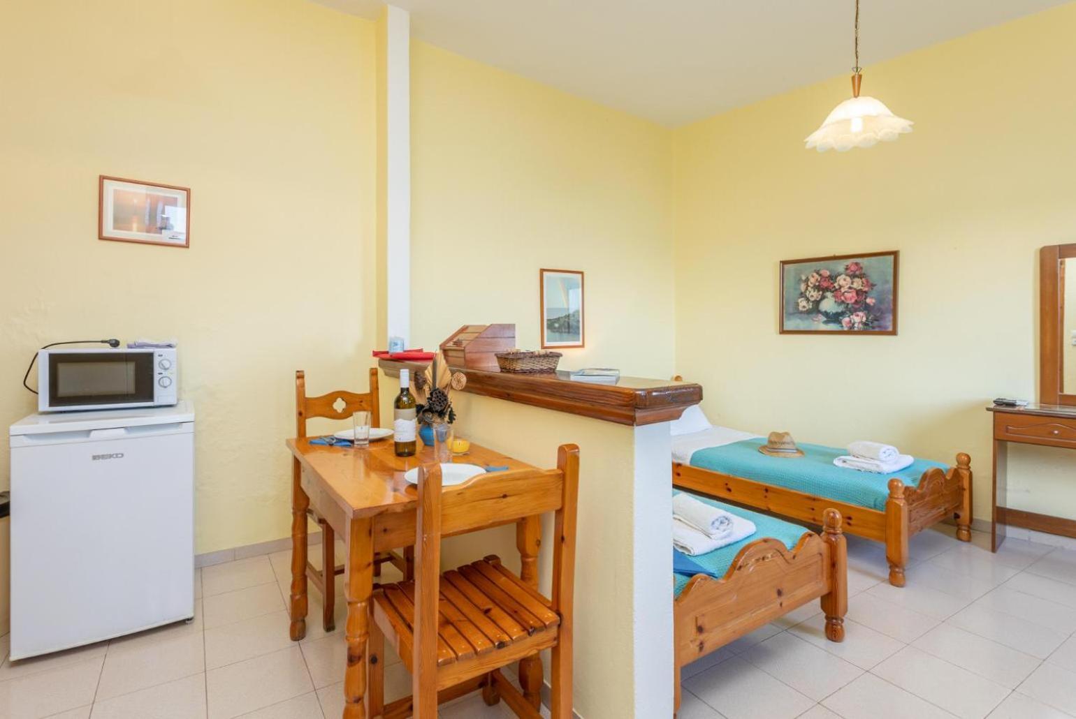 Dolphin Studio Daire Tranakatika Dış mekan fotoğraf